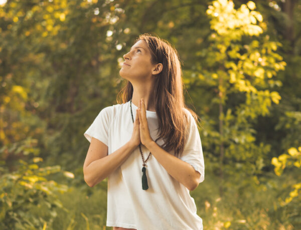 Frau Yoga Haltung Natur