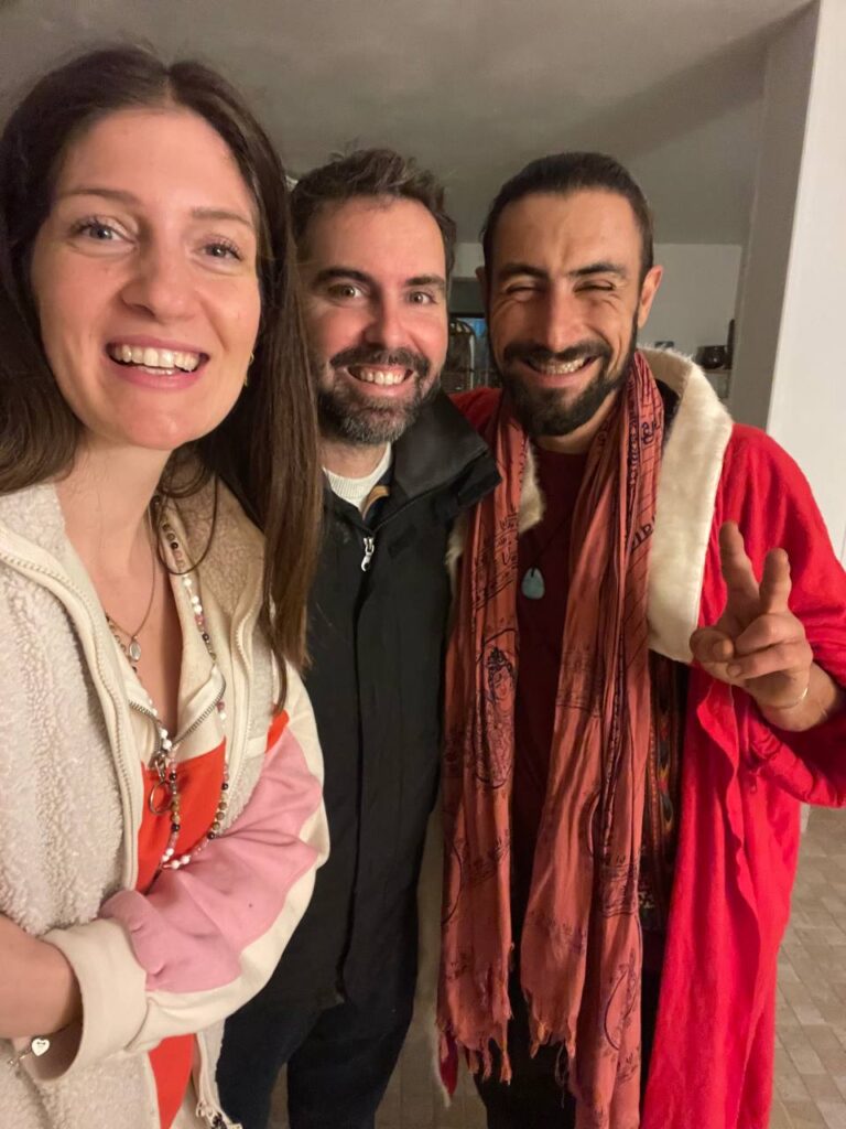 Anna, Johnny and JB – the Saraswati Kirtan team in the Algarve